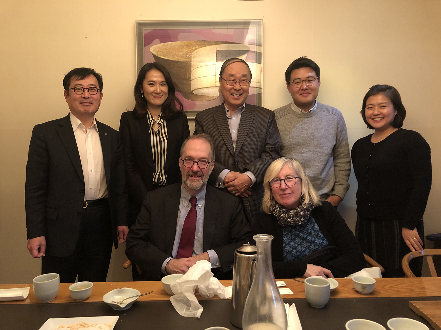 Dean Weil meeting with alumni in Seoul