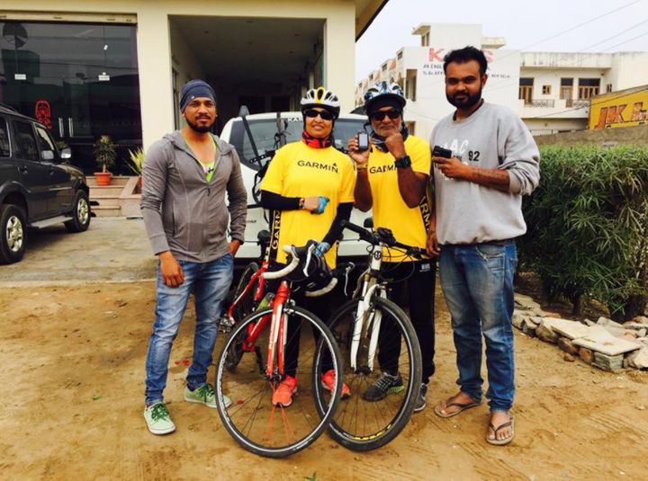 This duo cycled over 1,000km in India to promote proper waste disposal