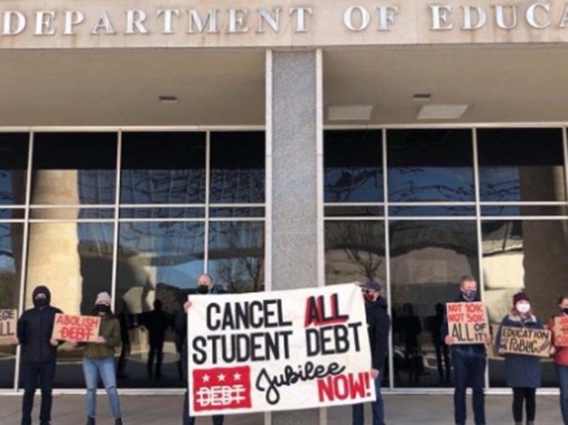 Protesters outside U.S. Department of Education