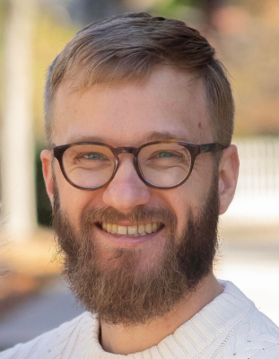 Headshot of Dr. Andy Hyatt