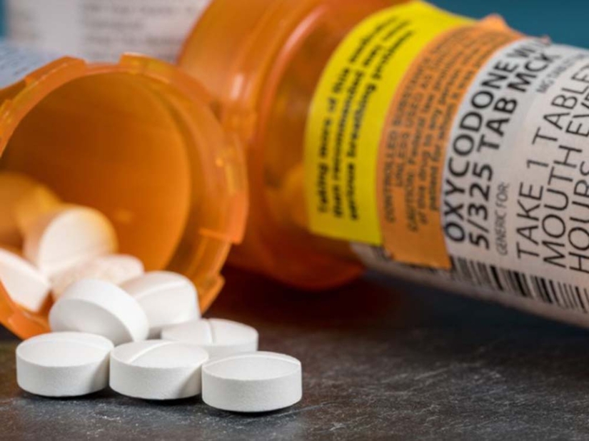 Ohio doctors, pharmacists cut back on the dispensing of prescription opioids in 2021, continuing a yearslong trend